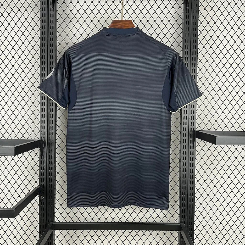 Real Madrid 2025/26 — Maillot Extérieur