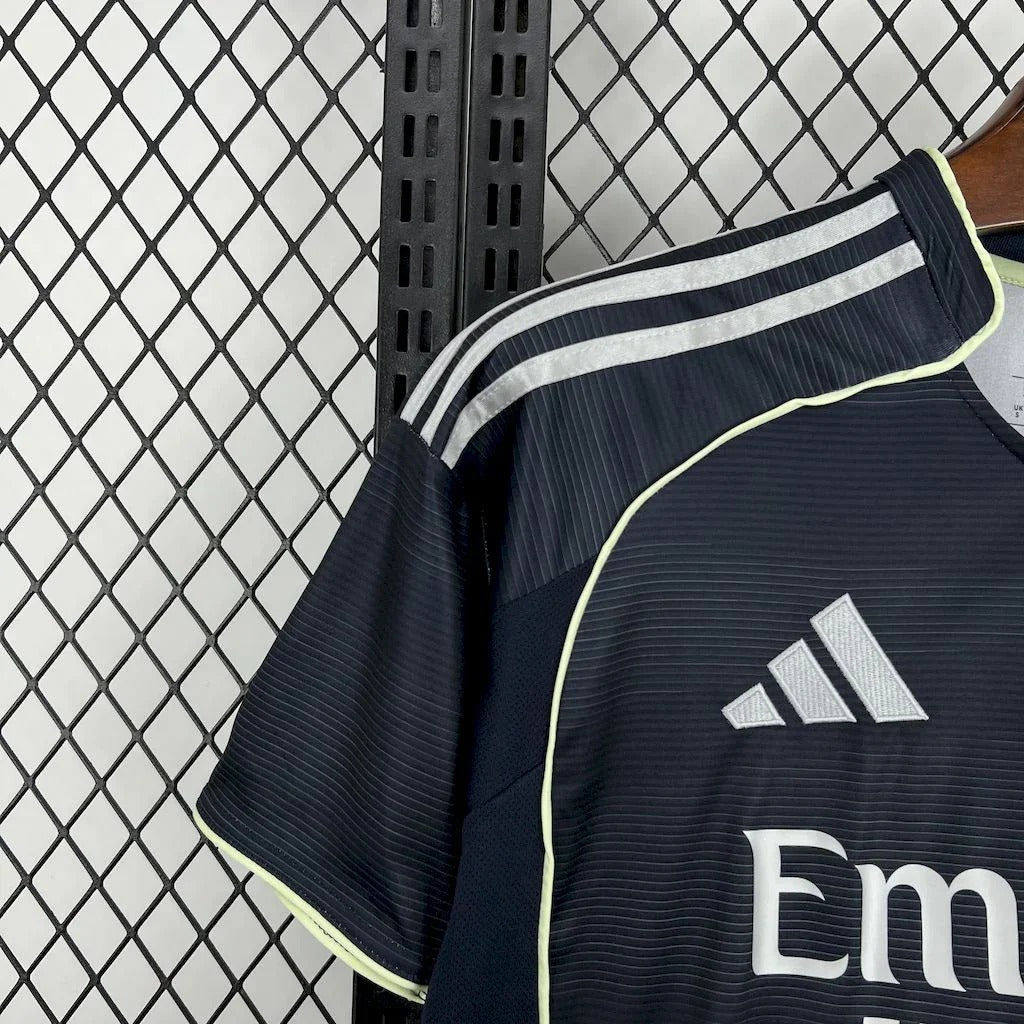 Real Madrid 2025/26 — Maillot Extérieur