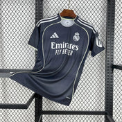 Real Madrid 2025/26 — Maillot Extérieur